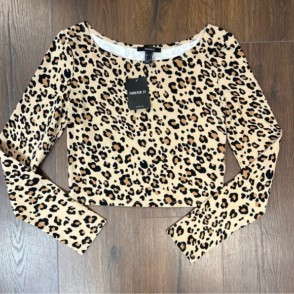 forever 21 cheetah lrint cropped long sleeve SZ LG - Picture 1 of 3